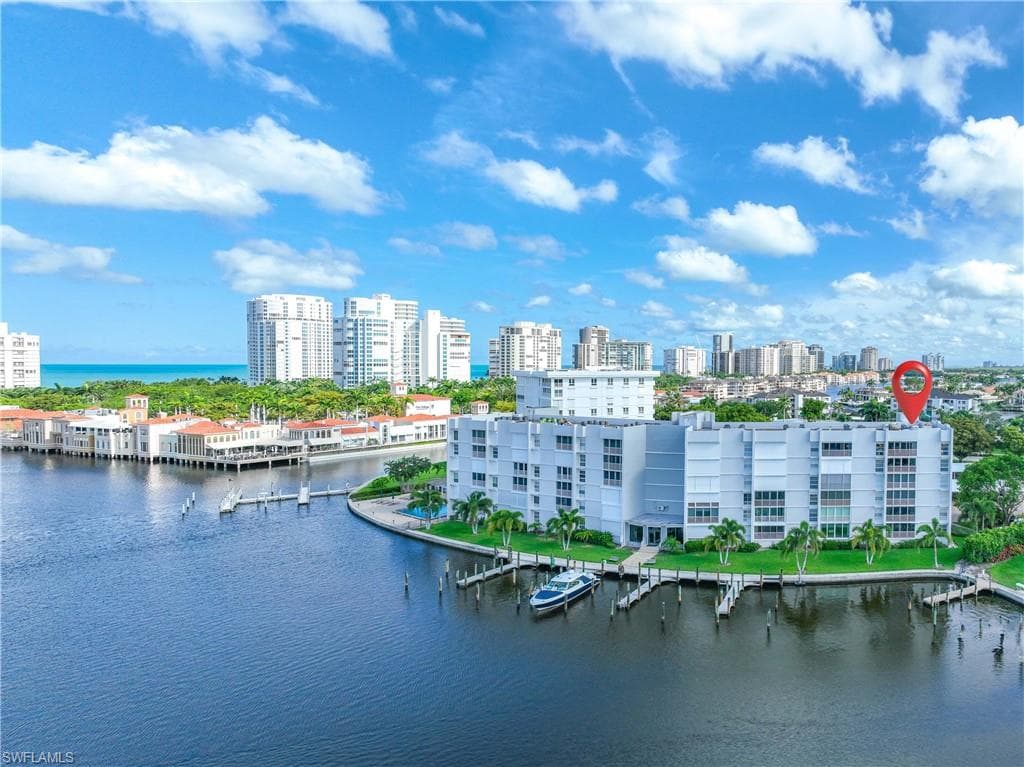300 Park Shore Dr Pha6, Naples, FL 34103-42