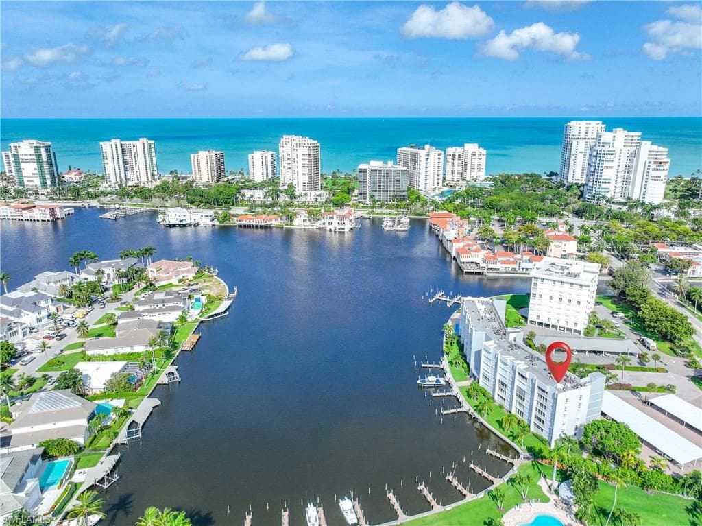 300 Park Shore Dr Pha6, Naples, FL 34103-45