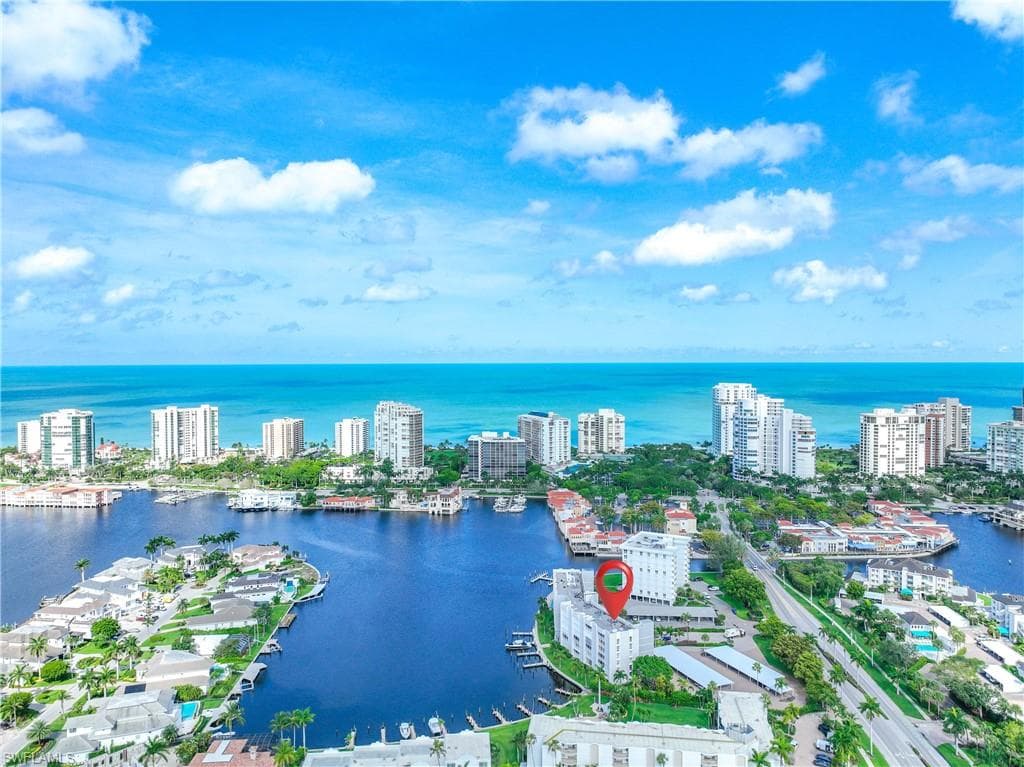 300 Park Shore Dr Pha6, Naples, FL 34103-46