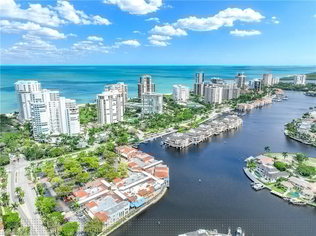 300 Park Shore Dr Pha6, Naples, FL 34103-49