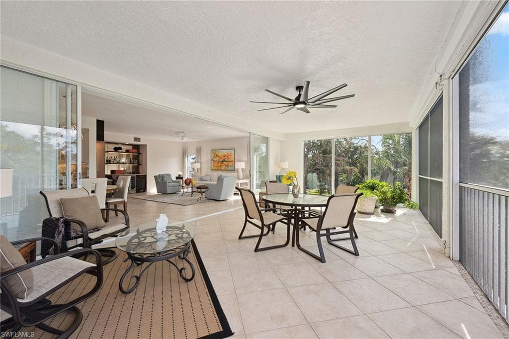780 Waterford Dr 201, Naples, FL 34113-10