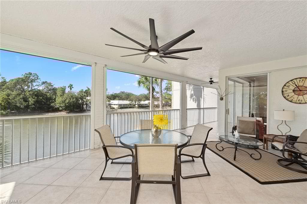 780 Waterford Dr 201, Naples, FL 34113-11