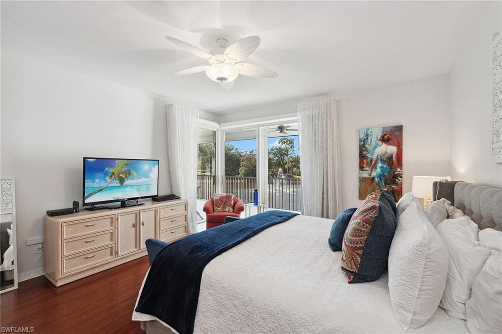 780 Waterford Dr 201, Naples, FL 34113-13
