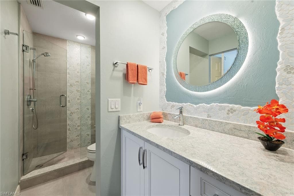 780 Waterford Dr 201, Naples, FL 34113-19