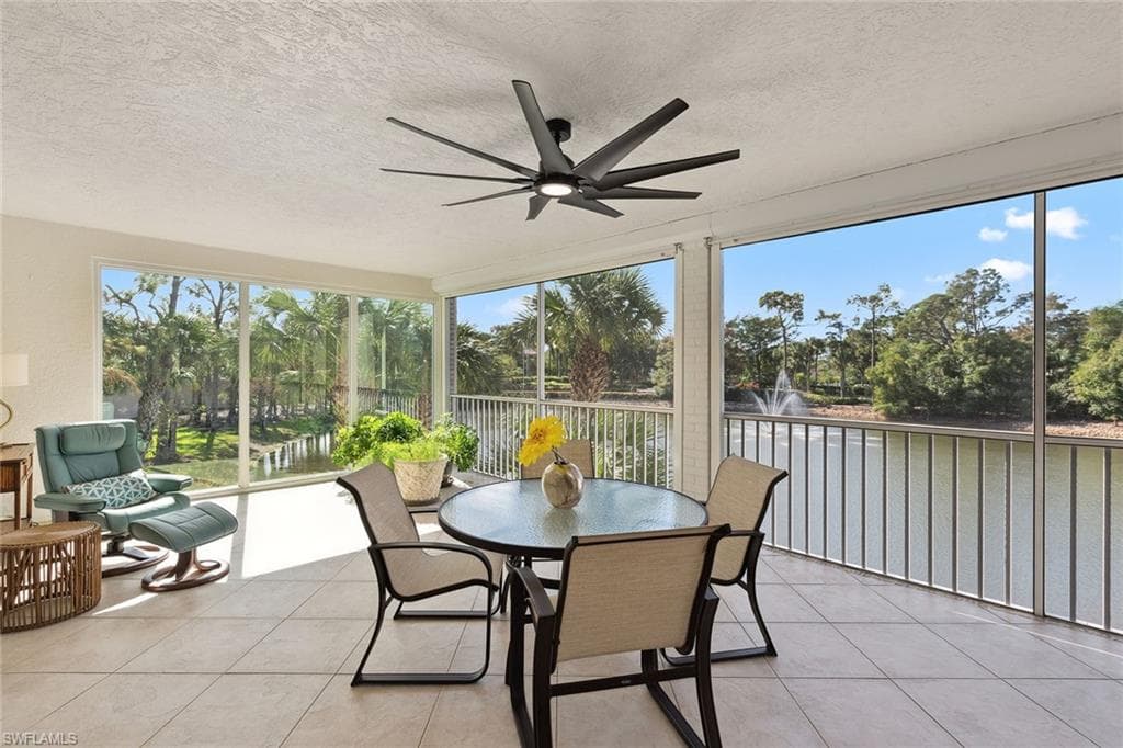 780 Waterford Dr 201, Naples, FL 34113-2