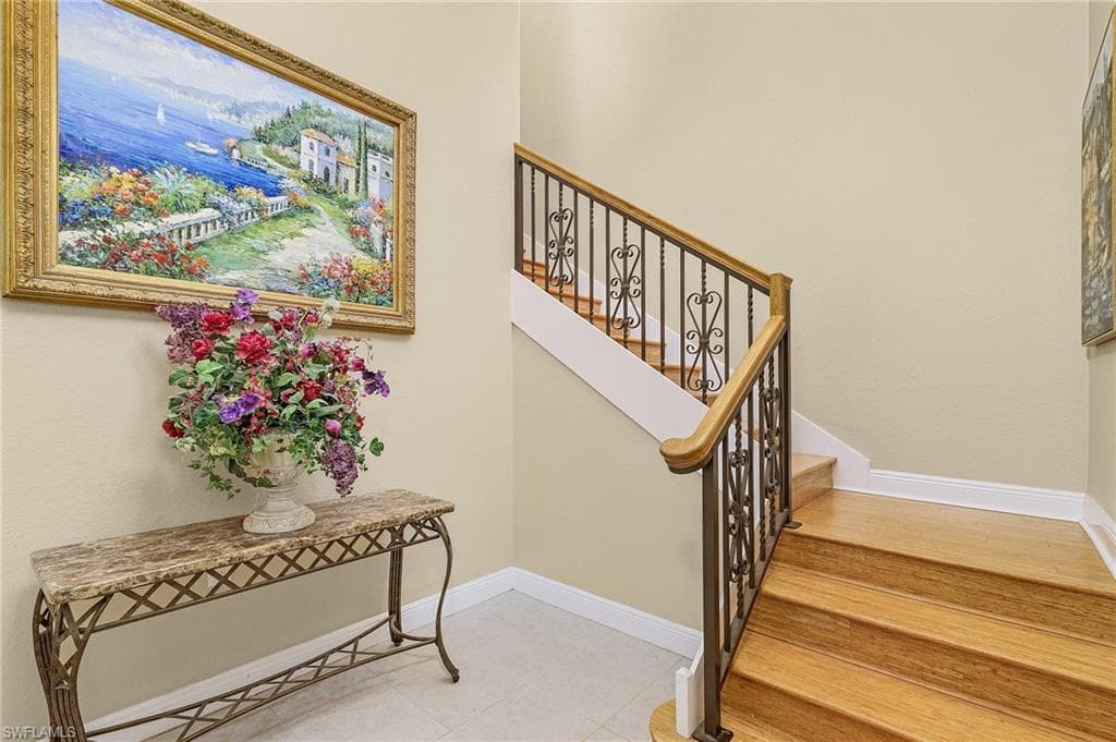 9283 Museo Cir 204, Naples, FL 34114-4