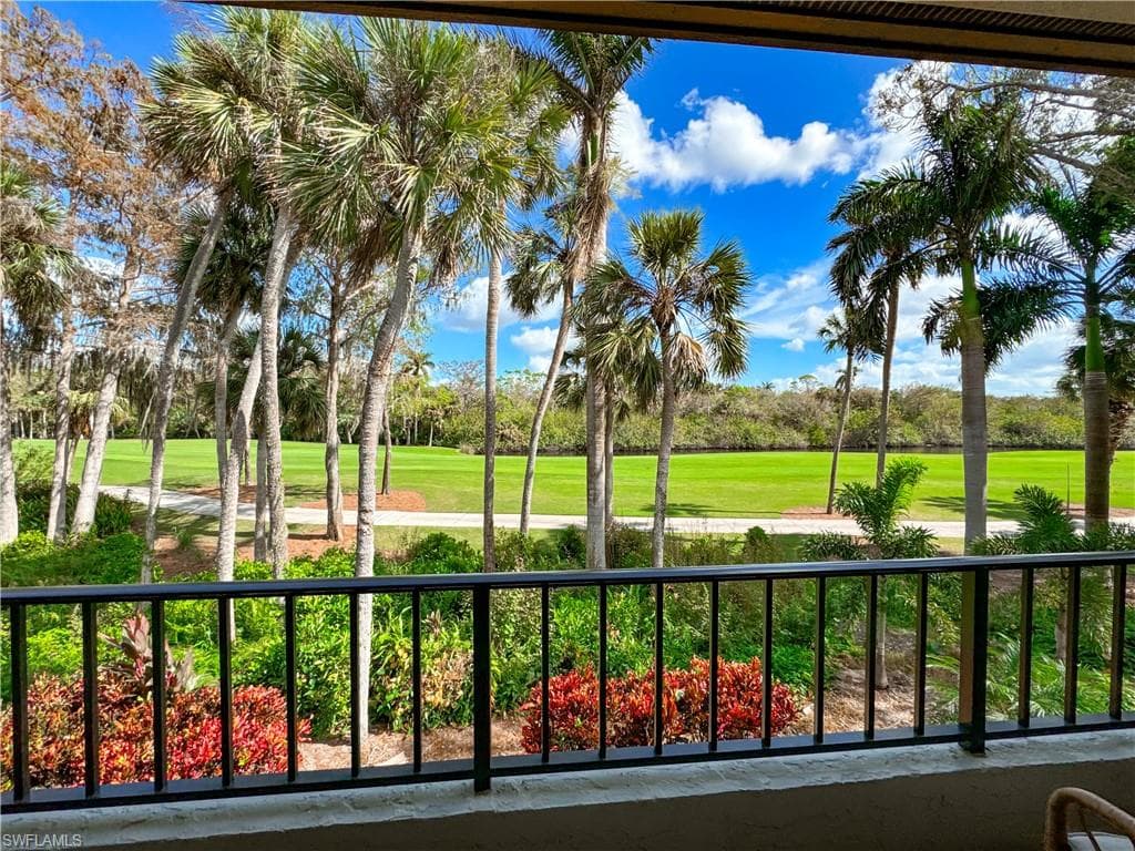 105 Clubhouse Dr 255, Naples, FL 34105-10
