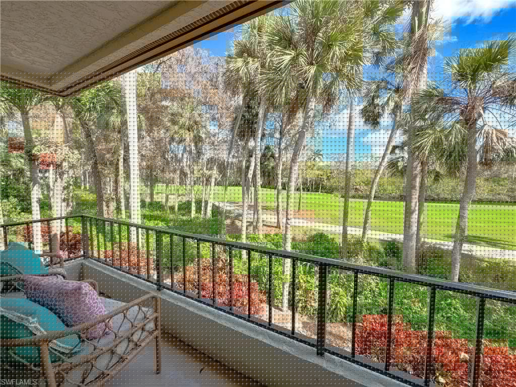 105 Clubhouse Dr 255, Naples, FL 34105-12