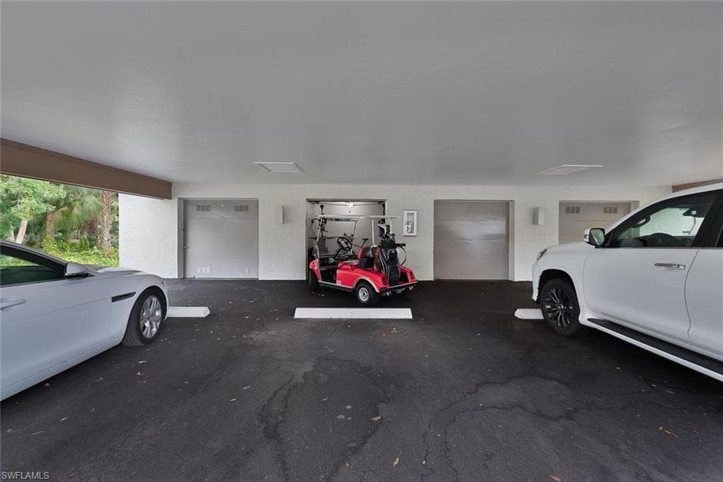 105 Clubhouse Dr 255, Naples, FL 34105-19