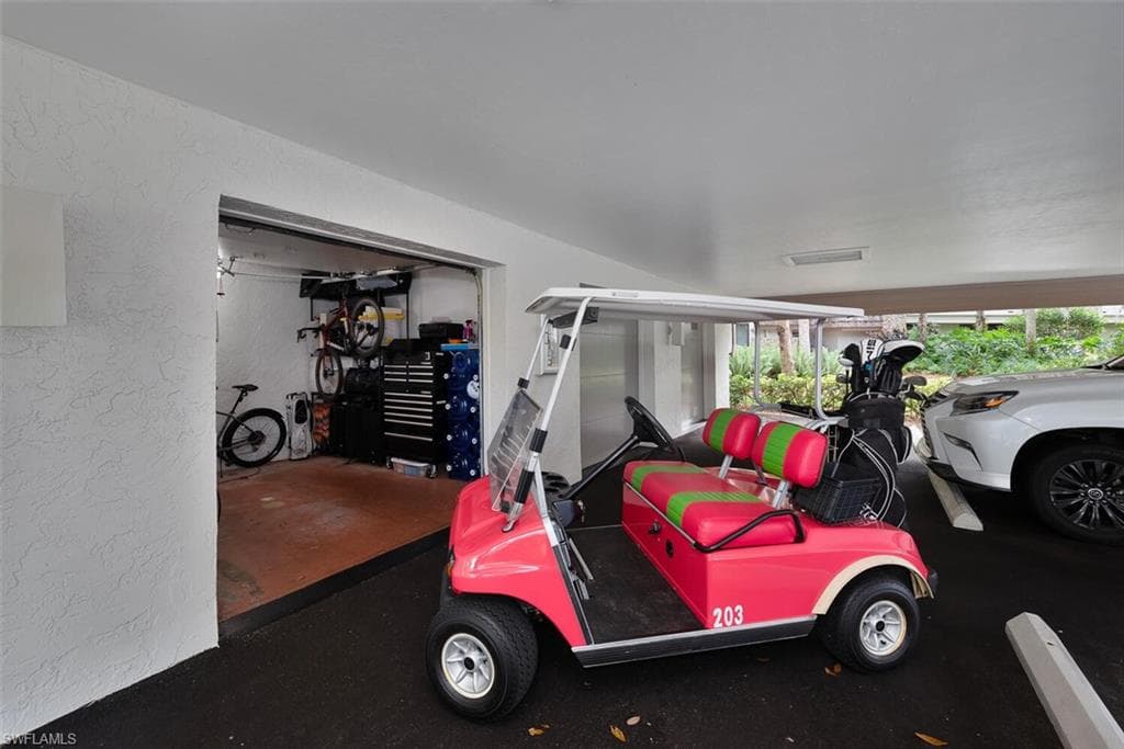 105 Clubhouse Dr 255, Naples, FL 34105-20