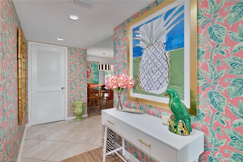 105 Clubhouse Dr 255, Naples, FL 34105-3