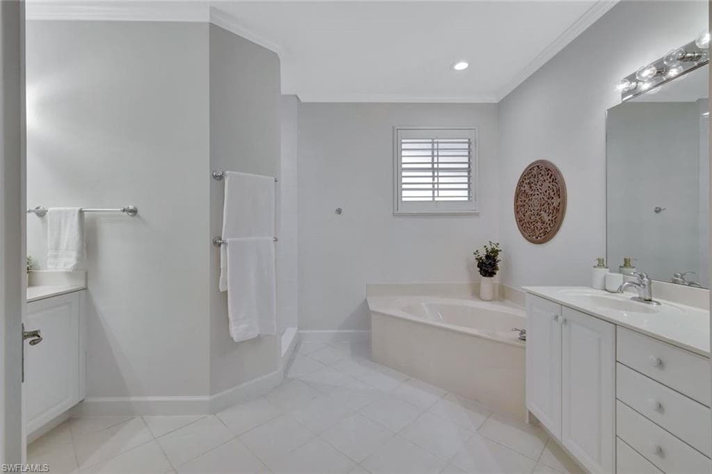 2185 Hawksridge Dr 1102, Naples, FL 34105-18