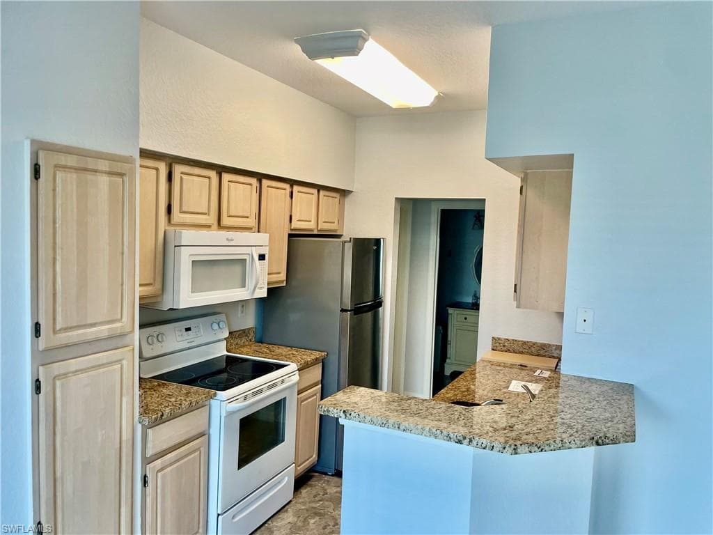 23600 Walden Center Dr 302, Estero, FL 34134-5
