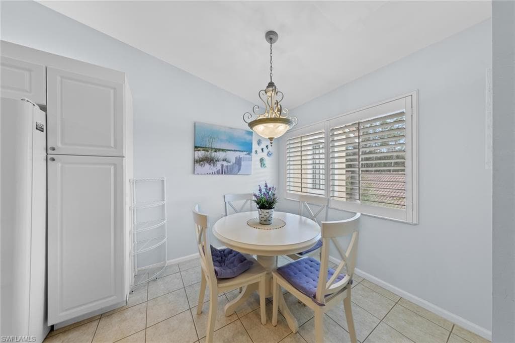 2365 Bayou Ln 10, Naples, FL 34112-10