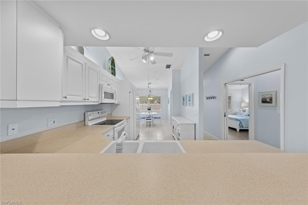 2365 Bayou Ln 10, Naples, FL 34112-15