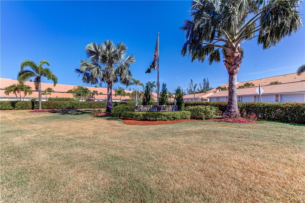 2365 Bayou Ln 10, Naples, FL 34112-1