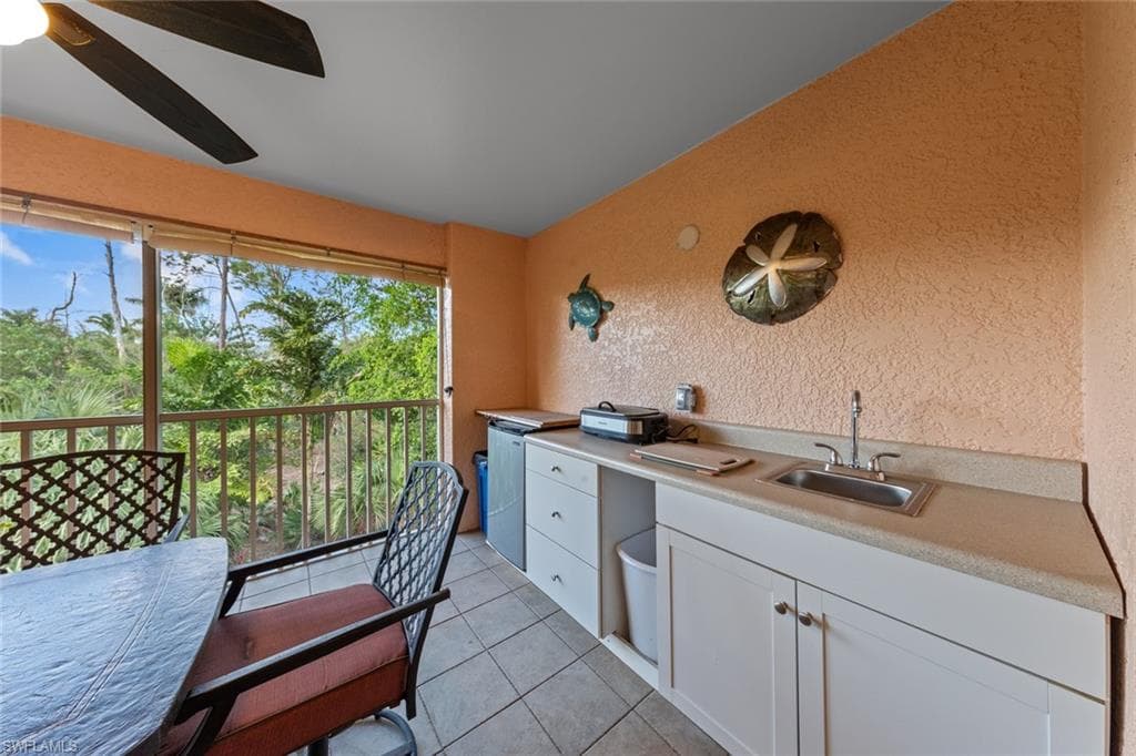 2365 Bayou Ln 10, Naples, FL 34112-24