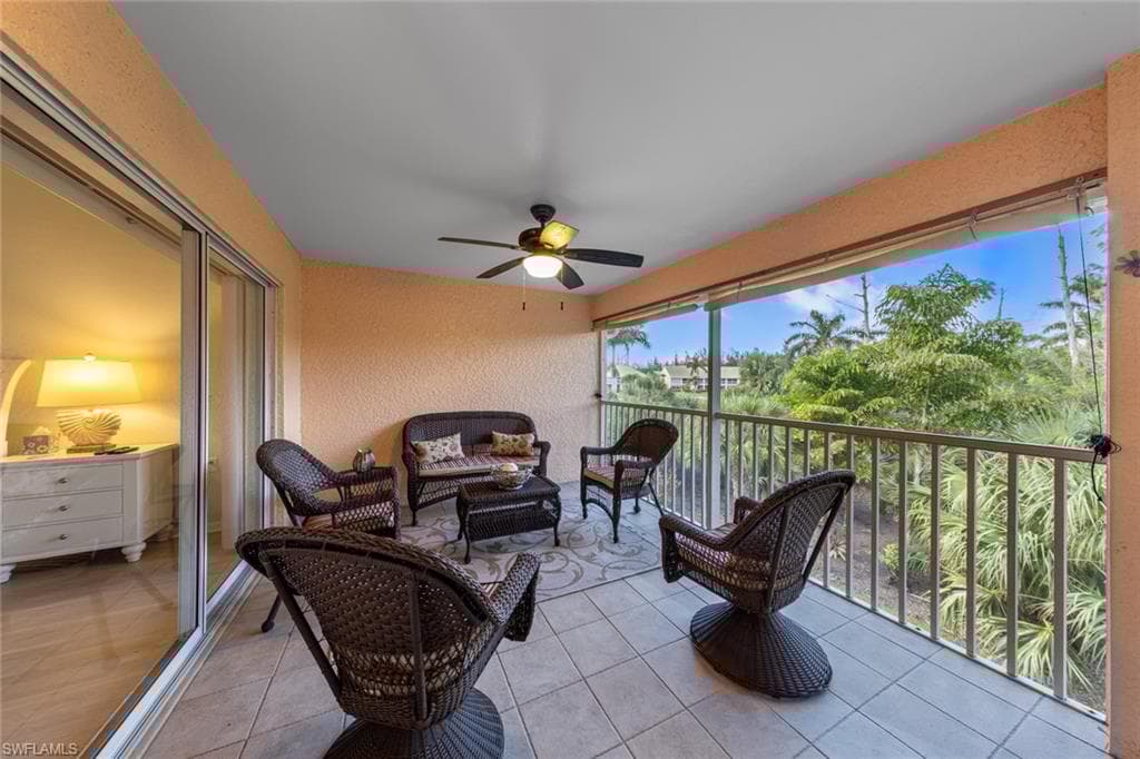 2365 Bayou Ln 10, Naples, FL 34112-27