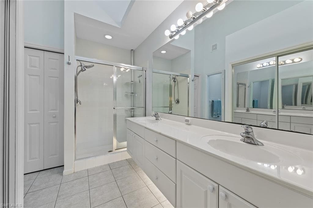 2365 Bayou Ln 10, Naples, FL 34112-32