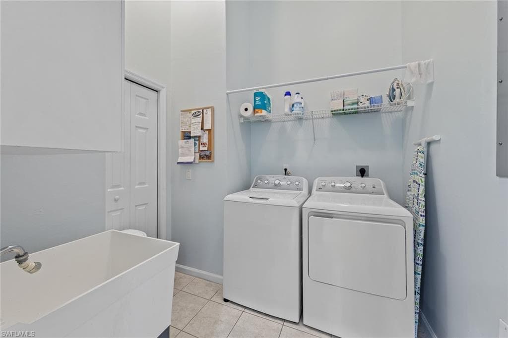2365 Bayou Ln 10, Naples, FL 34112-37