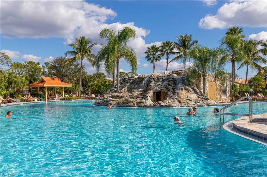 2365 Bayou Ln 10, Naples, FL 34112-45