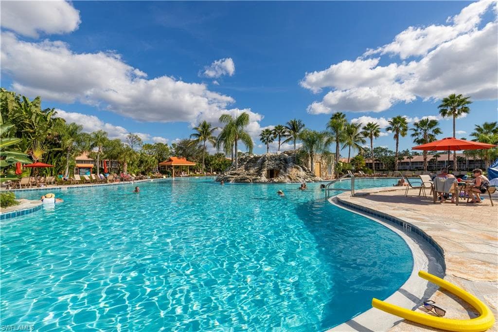 2365 Bayou Ln 10, Naples, FL 34112-46