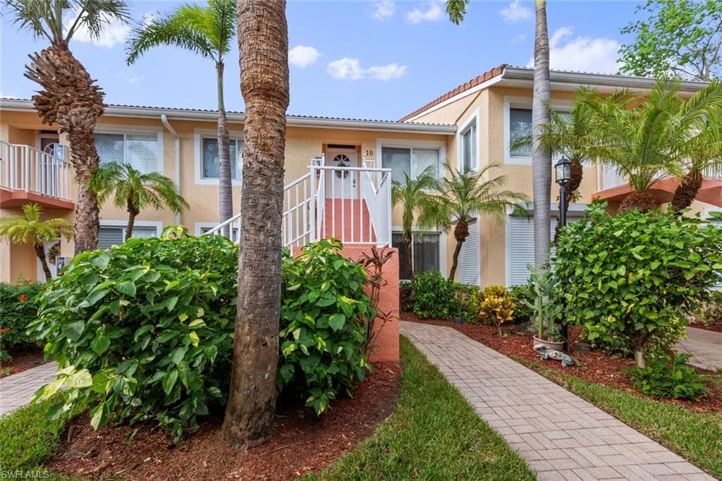 2365 Bayou Ln 10, Naples, FL 34112-6
