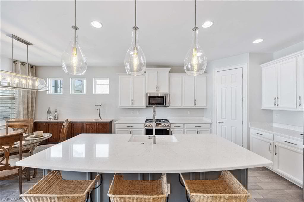 14707 Stillwater Way, Naples, FL 34114-16