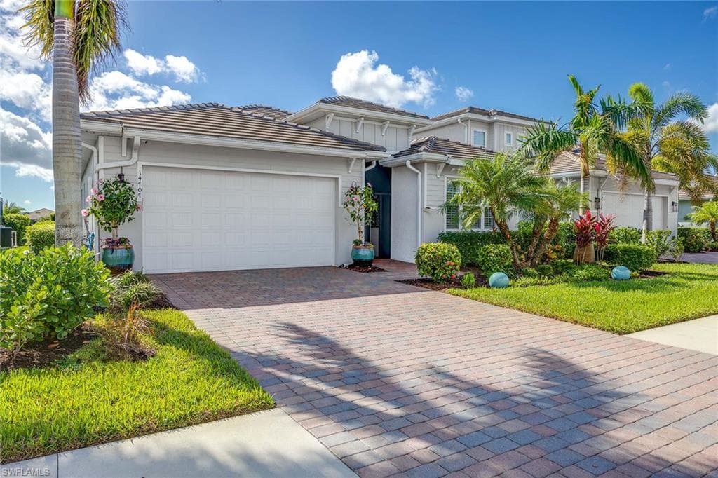14707 Stillwater Way, Naples, FL 34114-1