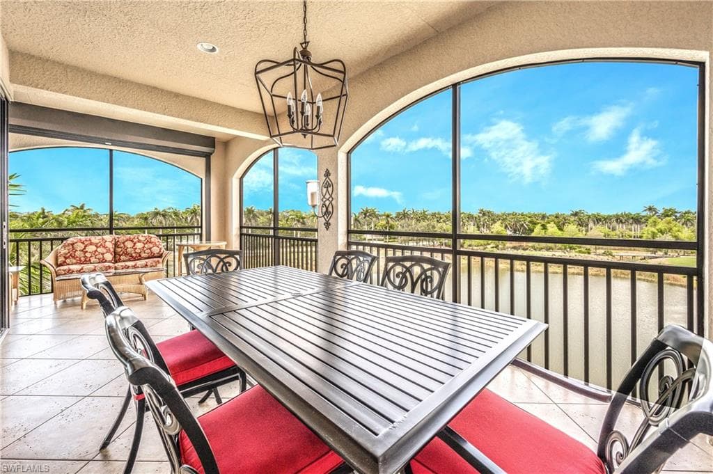 2555 Marquesa Royale Ln 1-301, Naples, FL 34109-4