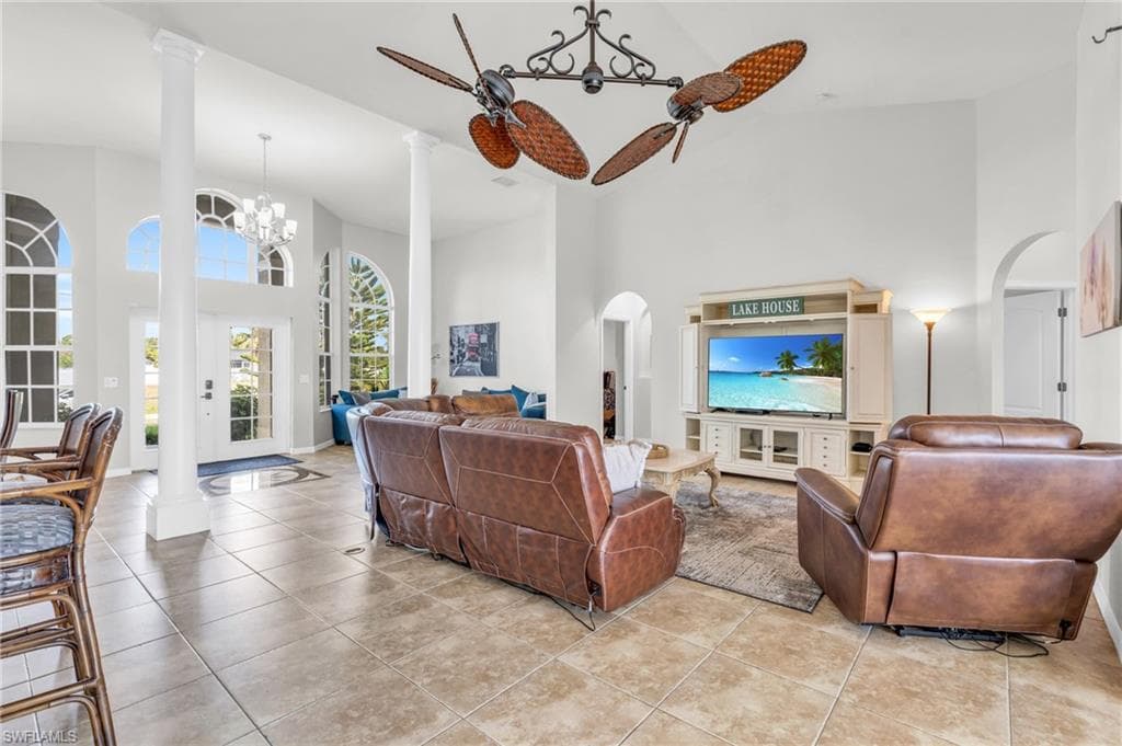 2319 19th St, Cape Coral, FL 33909-9