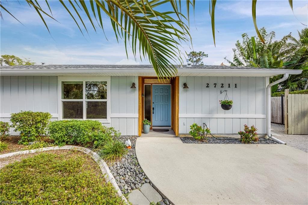 27211 Sun Aqua Ln, Bonita Springs, FL 34135-5