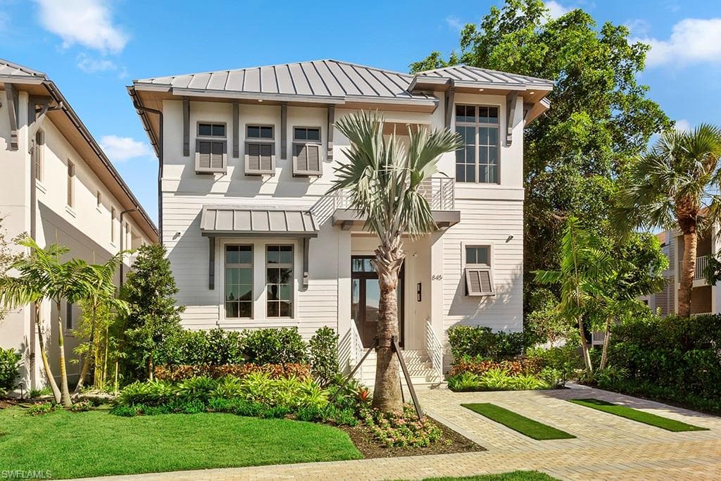 845 11th Ave S, Naples, FL 34102-2