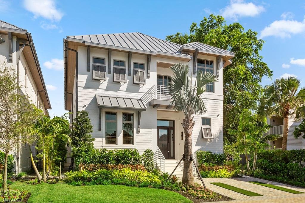 845 11th Ave S, Naples, FL 34102-38