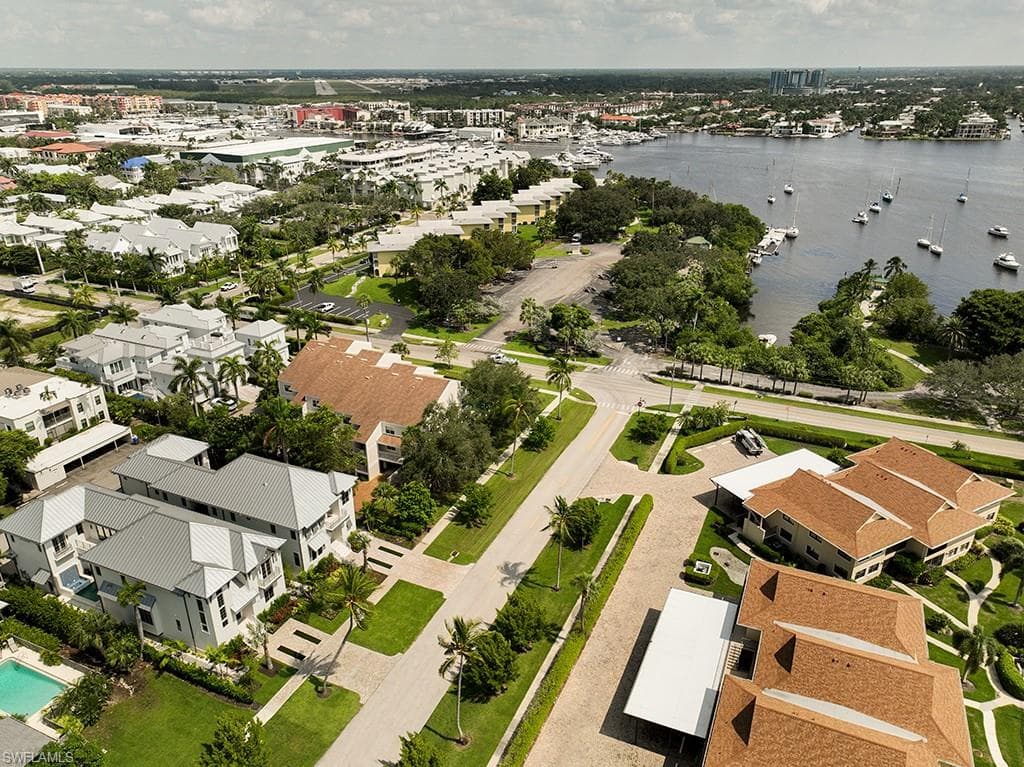 845 11th Ave S, Naples, FL 34102-42