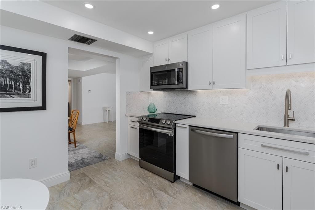 413 Augusta Blvd 205, Naples, FL 34113-24