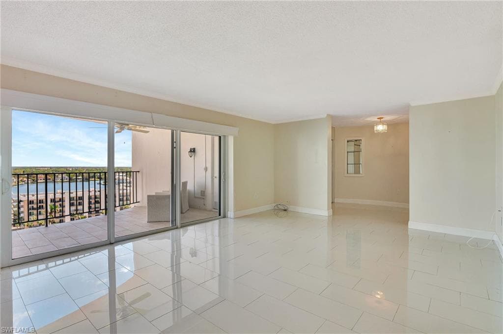 3951 Gulf Shore Blvd N 1105, Naples, FL 34103-9