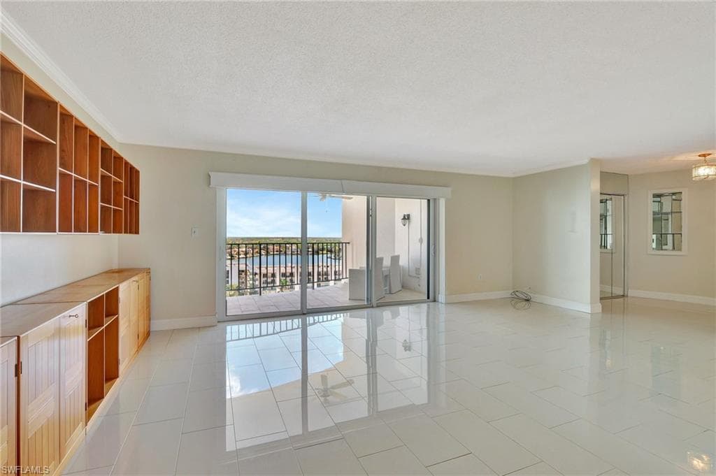 3951 Gulf Shore Blvd N 1105, Naples, FL 34103-10