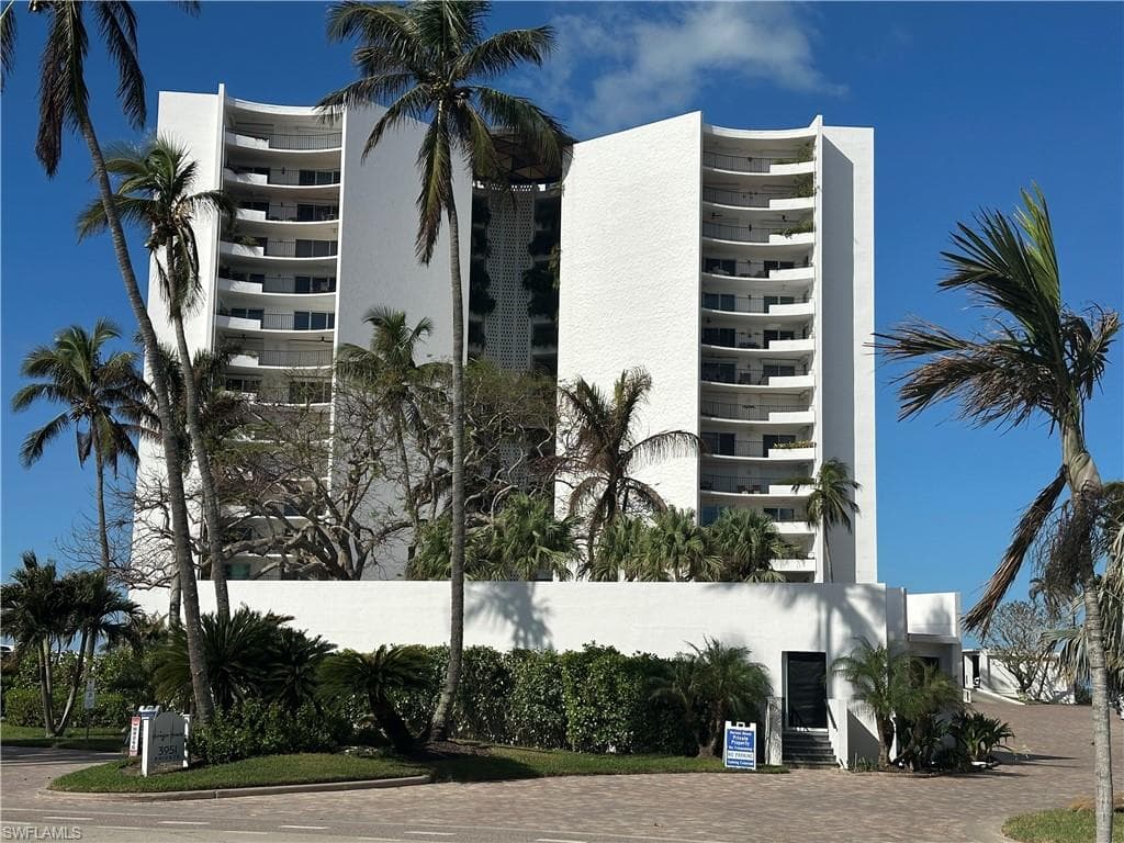 3951 Gulf Shore Blvd N 1105, Naples, FL 34103-3