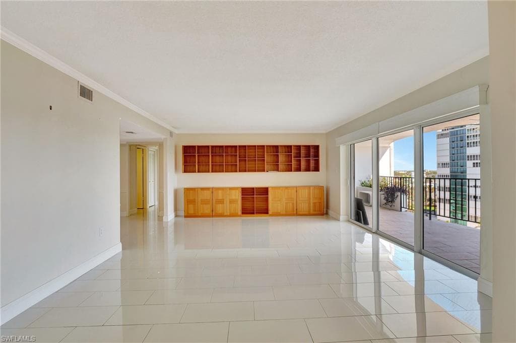 3951 Gulf Shore Blvd N 1105, Naples, FL 34103-7