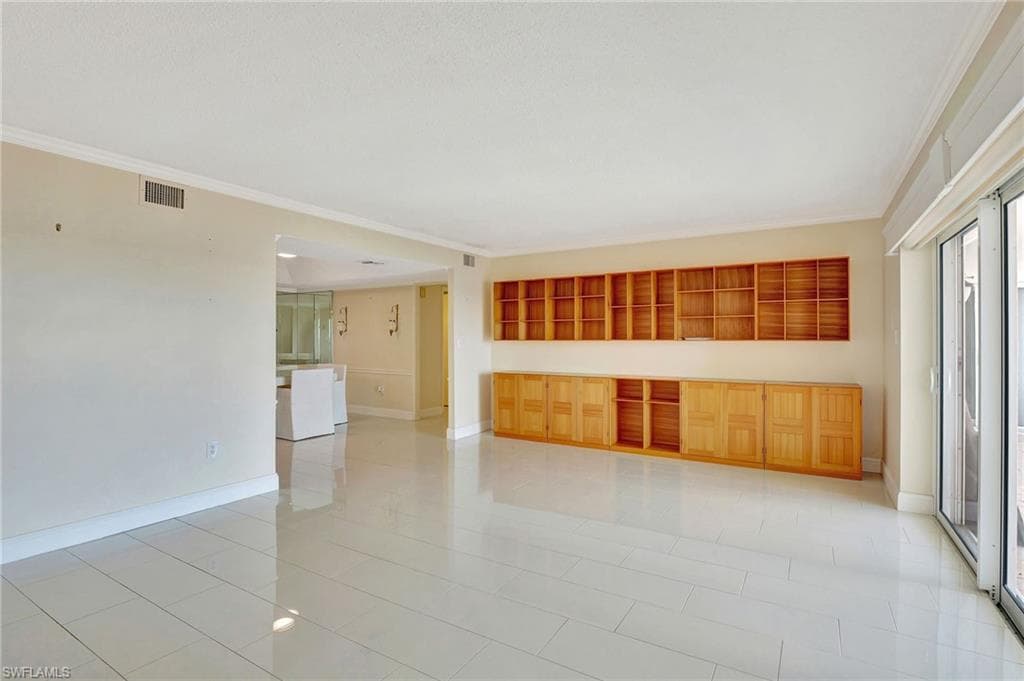 3951 Gulf Shore Blvd N 1105, Naples, FL 34103-8
