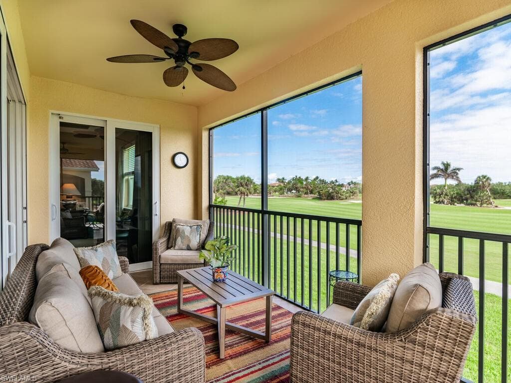 1286 Rialto Way 9-202, Naples, FL 34114-9