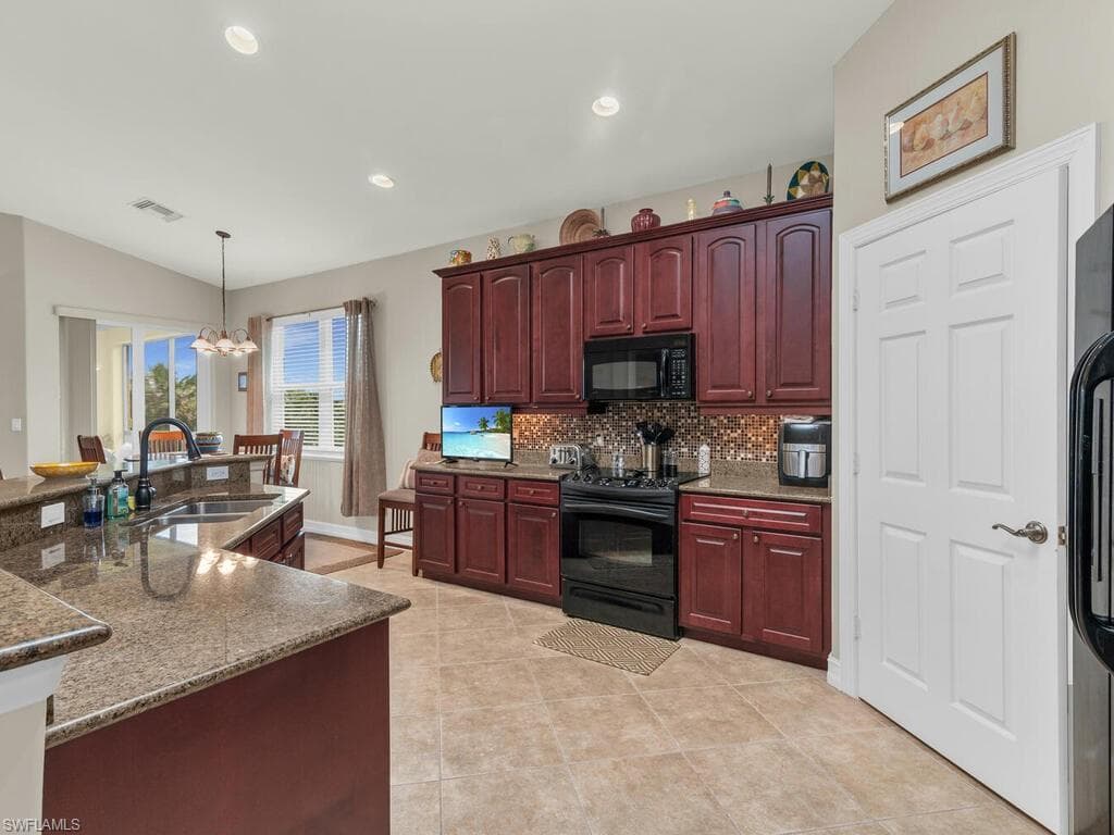 1286 Rialto Way 9-202, Naples, FL 34114-14