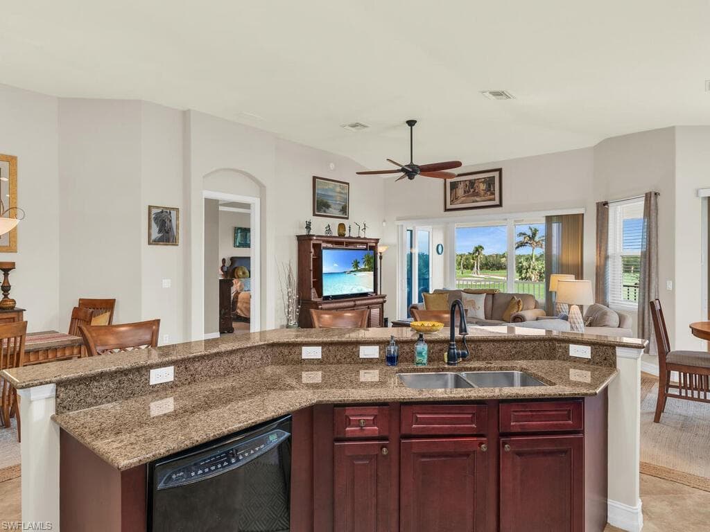 1286 Rialto Way 9-202, Naples, FL 34114-16