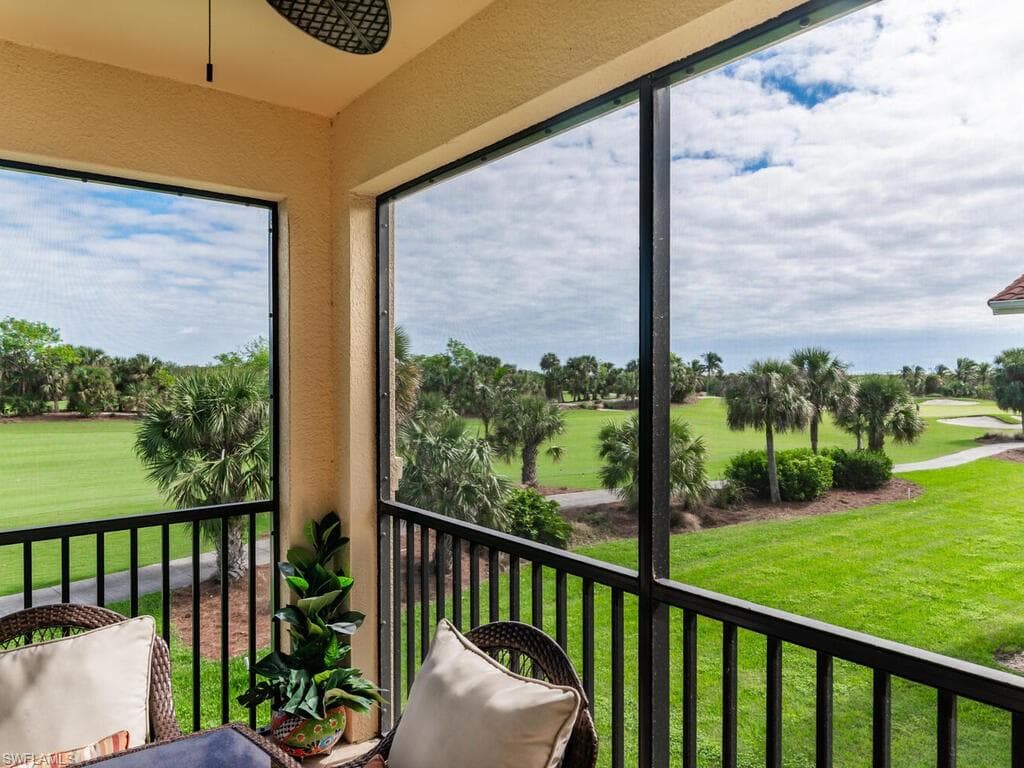 1286 Rialto Way 9-202, Naples, FL 34114-20