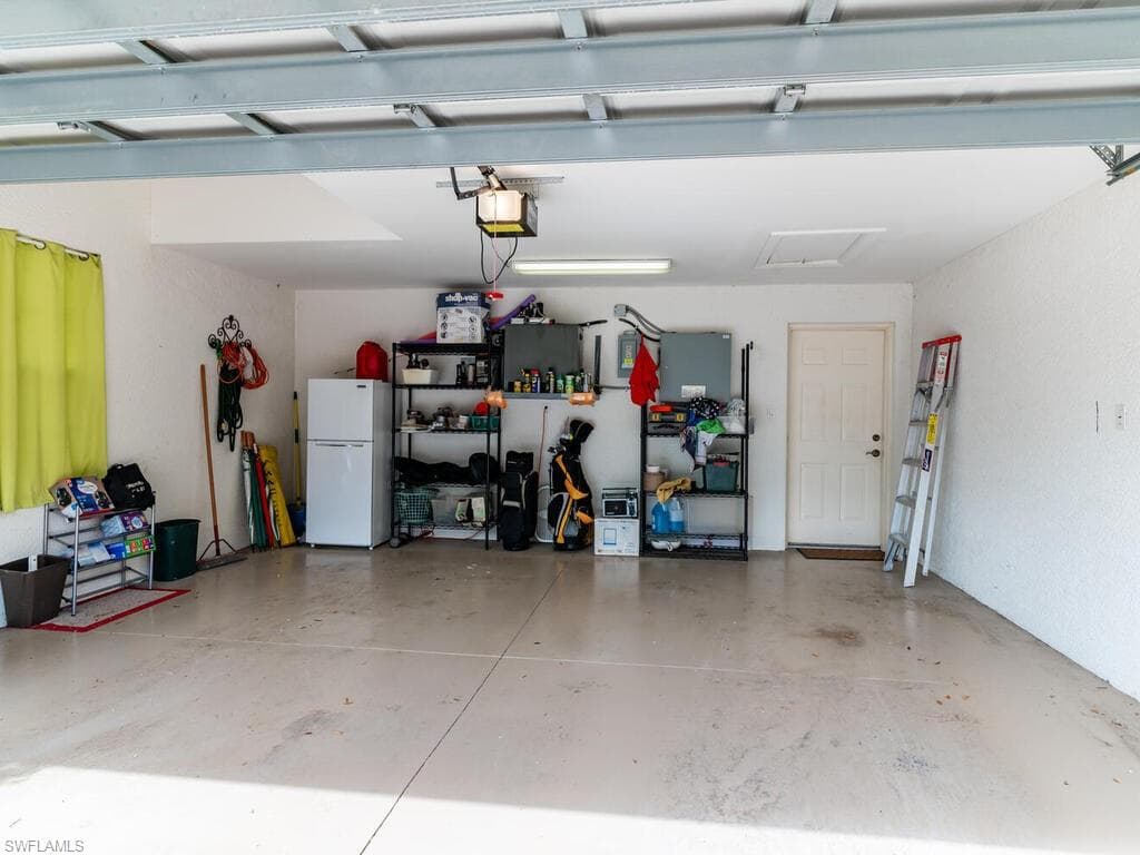 1286 Rialto Way 9-202, Naples, FL 34114-29