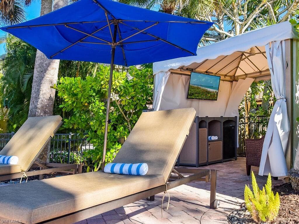 1286 Rialto Way 9-202, Naples, FL 34114-33