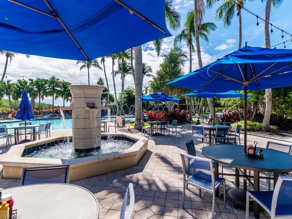 1286 Rialto Way 9-202, Naples, FL 34114-35