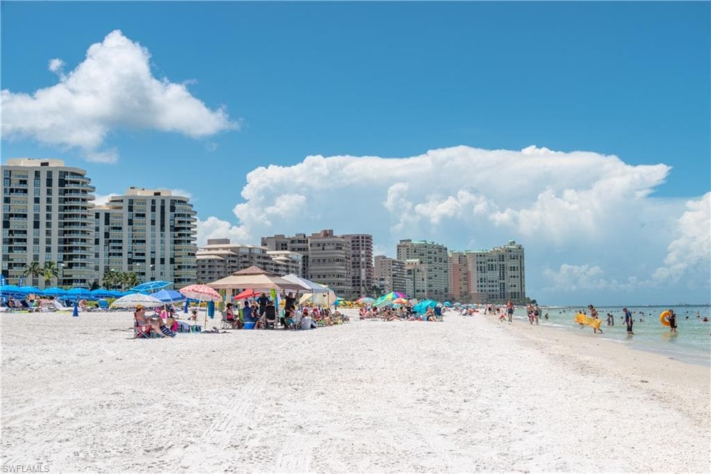 1286 Rialto Way 9-202, Naples, FL 34114-40