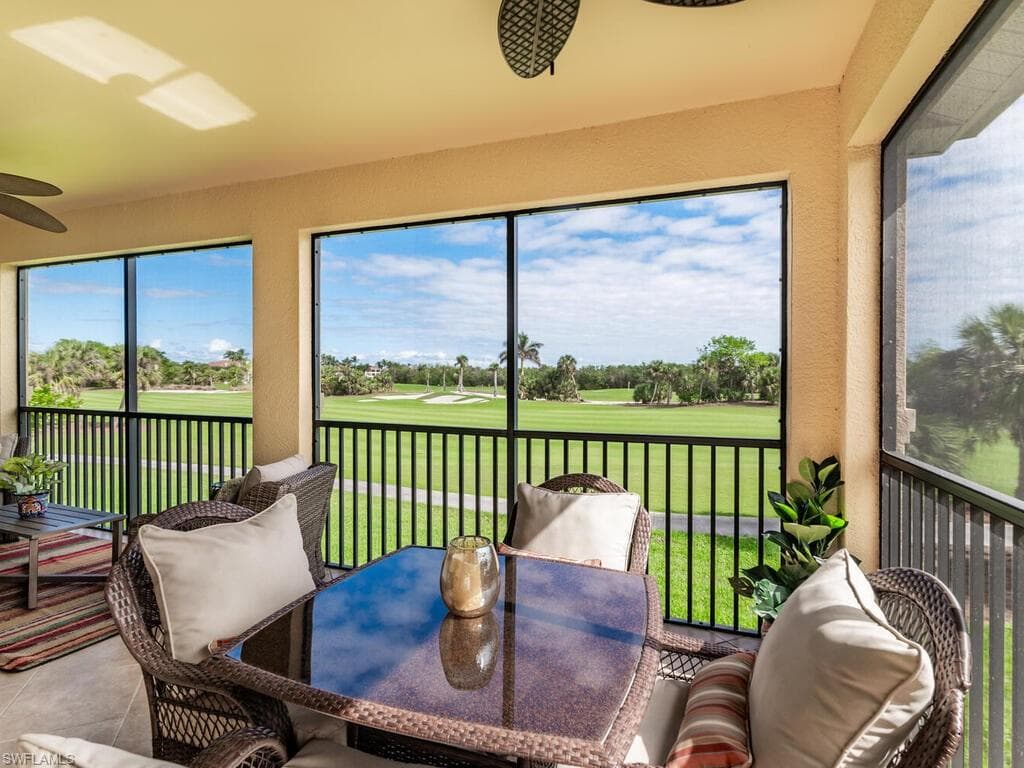 1286 Rialto Way 9-202, Naples, FL 34114-8